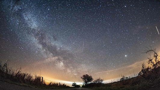 Witness the 2023 Lyrids Meteor Shower Tips and Tricks for Stargazers